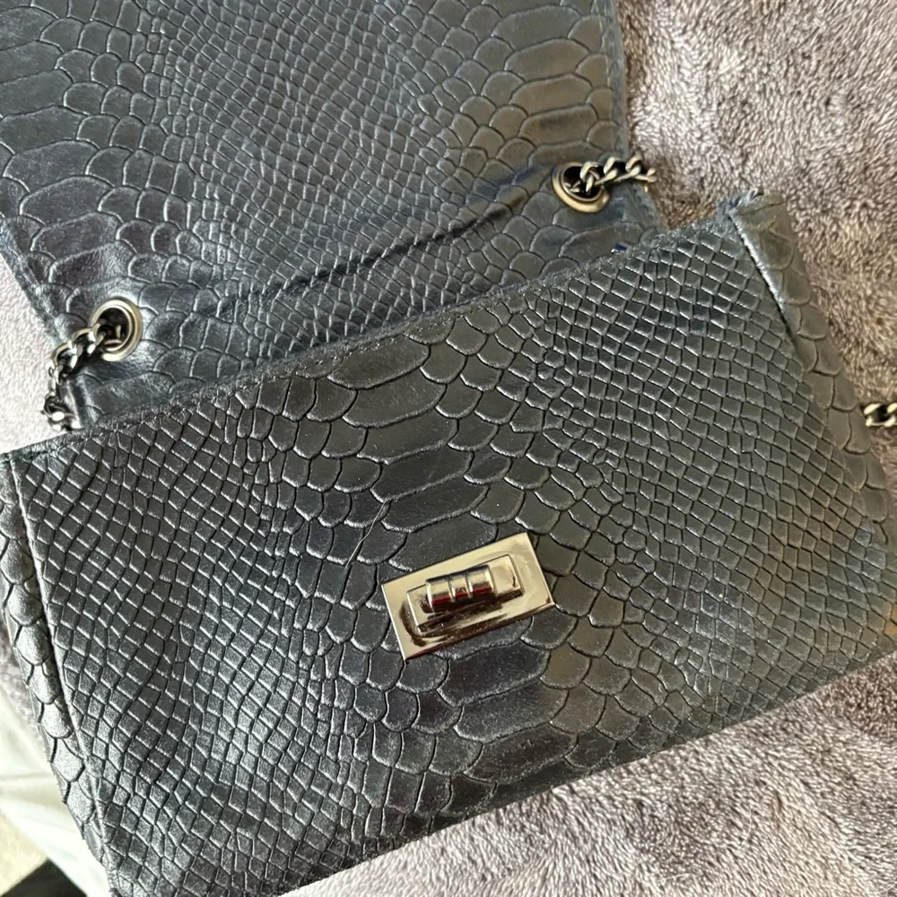 Stylish Dark Navy Snake Print Crossbody Bag